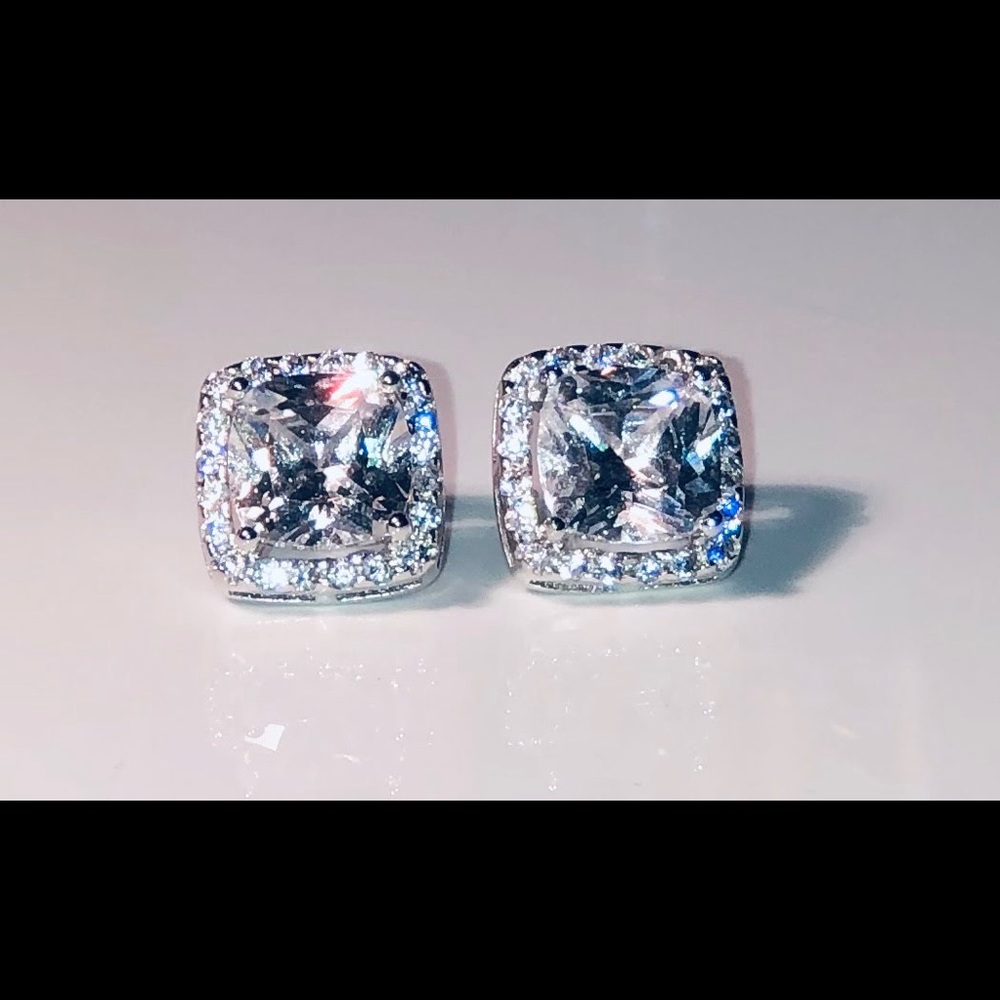 14k white gold plated. Cubic Zirconia studs.